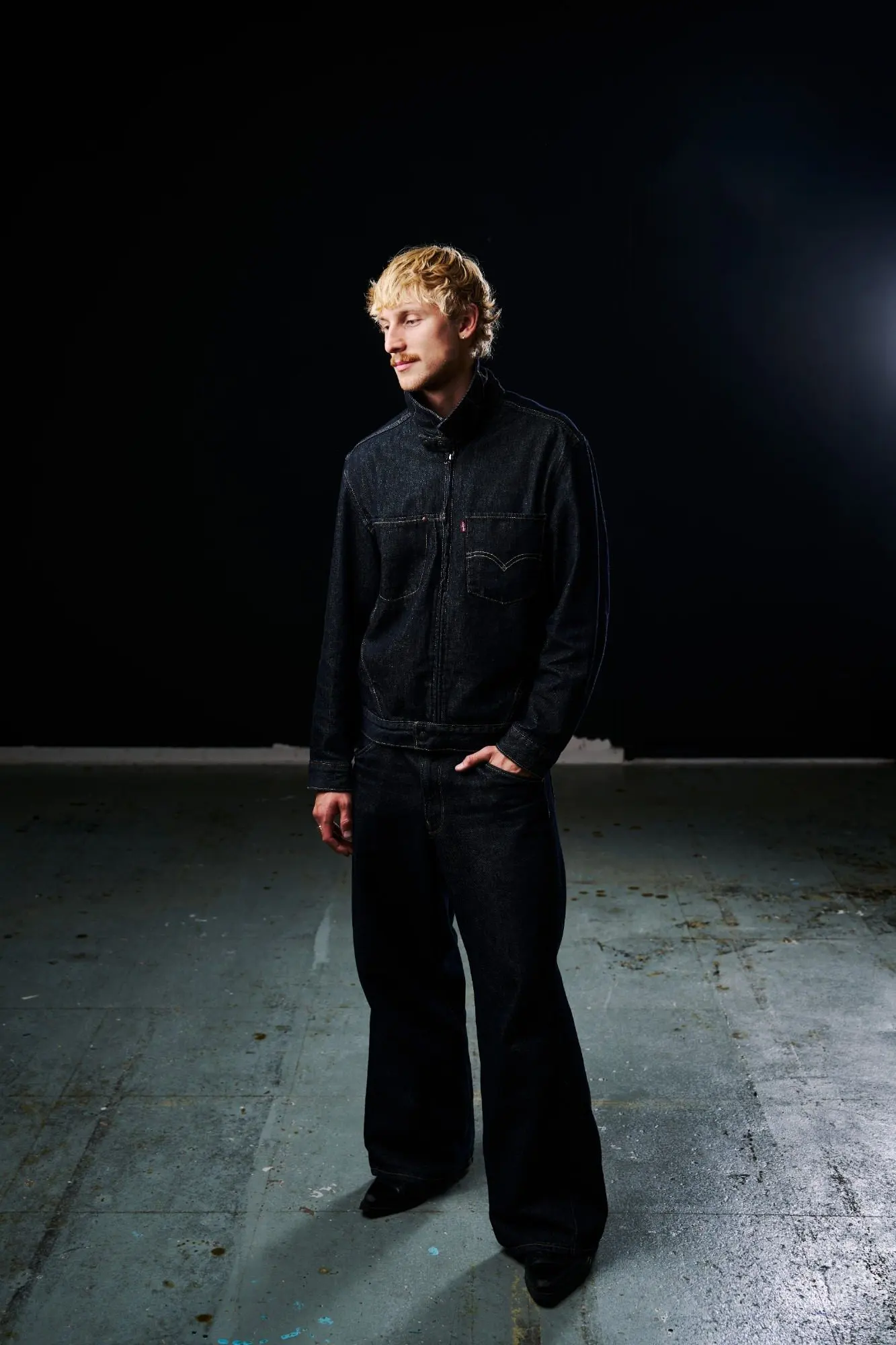 Studio team portraits against black, Fashcene 27, photo 3